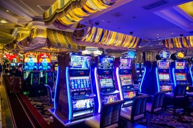 Slot game and live dealer room selection screen